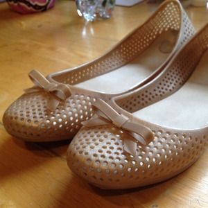Dreamed by Mel GOLD jelly flats size 8!