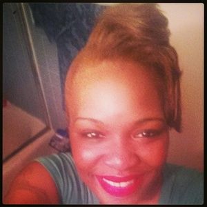 Meet your seller! Hi!!