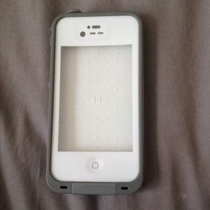 White iPhone 4 life proof case