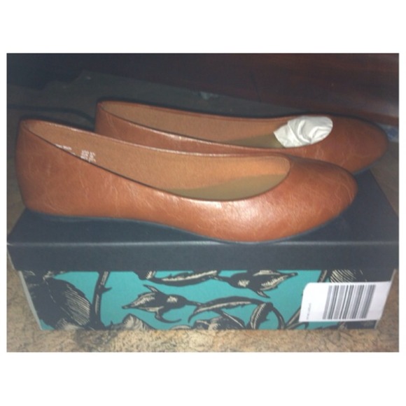 Light brown flats👡