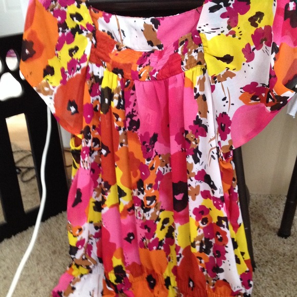 Top - Picture 2 of 2