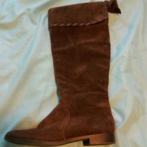Suede boots