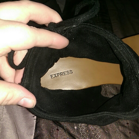 Express Sandals - Picture 2 of 3