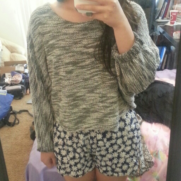 New Grey cropped crew sweater sweatshirt - Picture 3 of 3