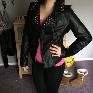 🌀TRADED🌀black faux leather jacket