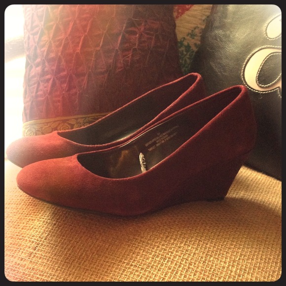 Wedge heels