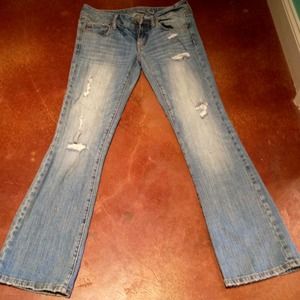*ON SALE!* American Eagle sz 2 favorite bf style