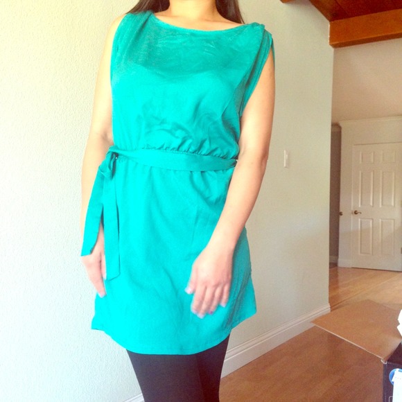 Teal/jade tunic with cinched waisted tie