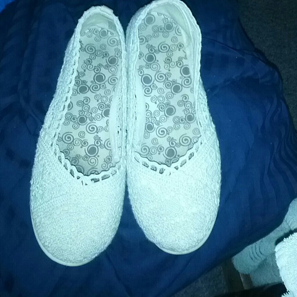 Crocheted ivory flats size 8