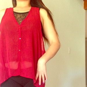 Wine red cropped vest top with lace lining