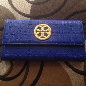 Tri-fold Tory burch wallet