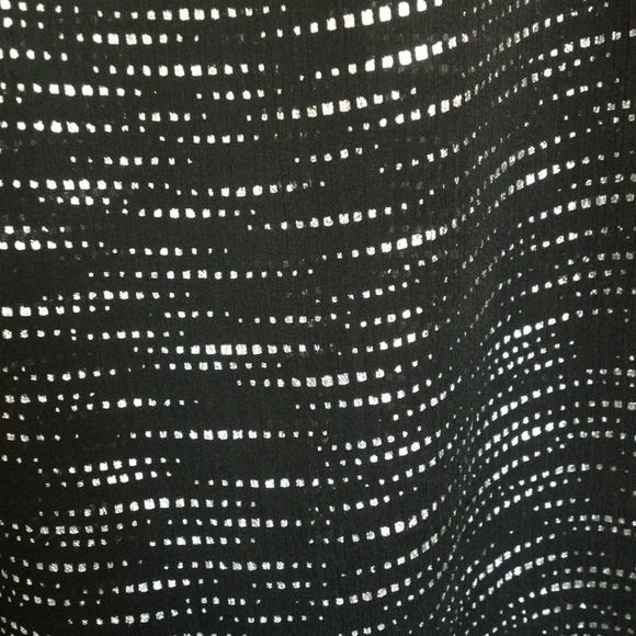 Black and silver tank - Picture 2 of 2