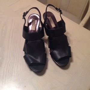 Simply Vera by Vera Wang black leather sandals