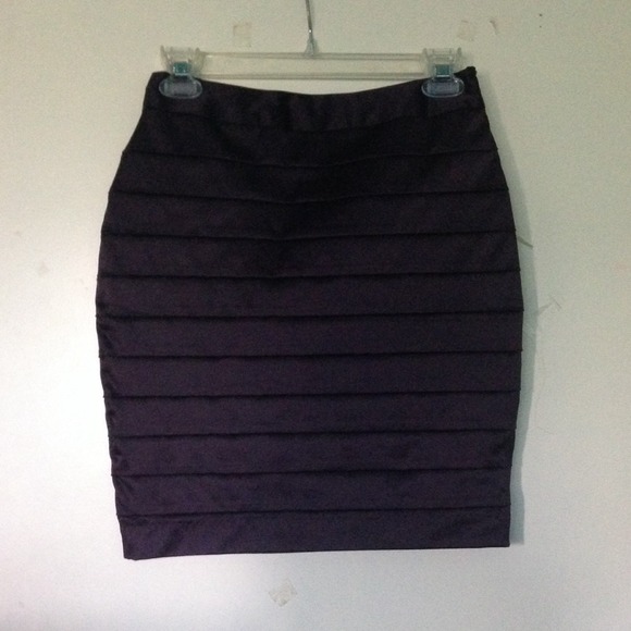 F21 Knee Length Eggplant Skirt