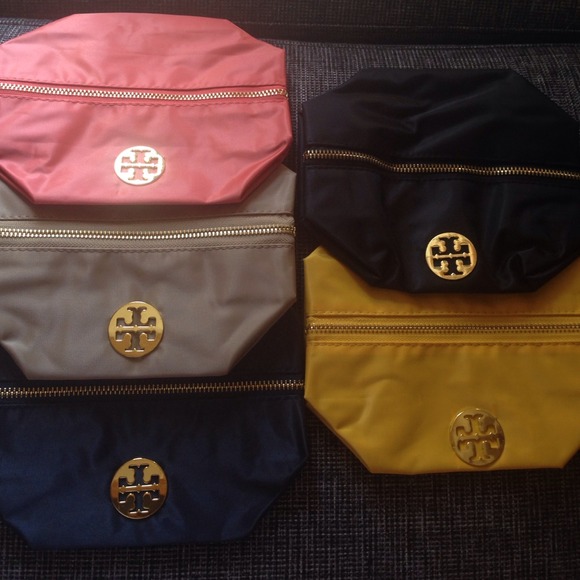 Make up pouch 5 for $50