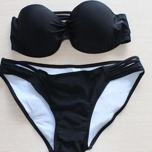 Black baudeu bikini
