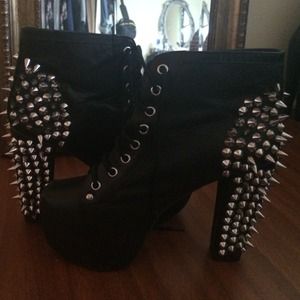 Jeffrey Campell spiked litas