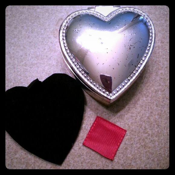 Silver heart jewelry box