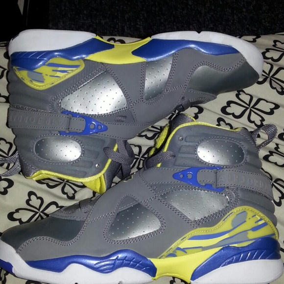 Retro 8 message before purchase! Size 4y