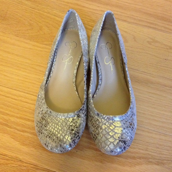 Jessica Simpson flats
