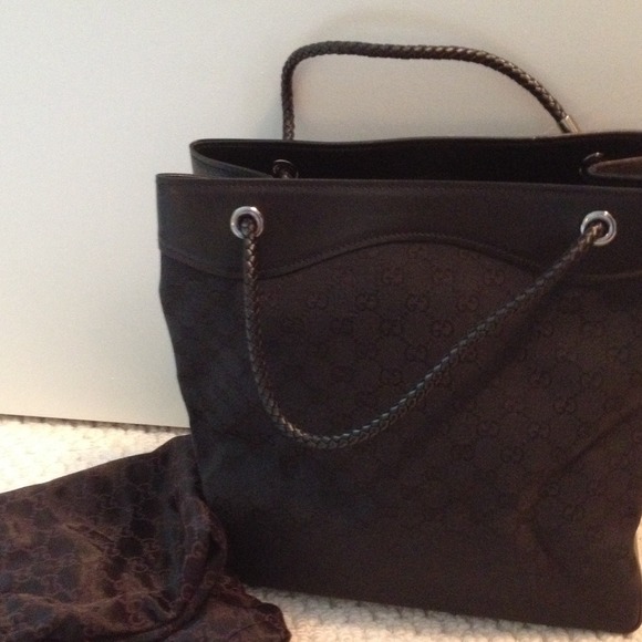 Gucci Handbags - Gucci Tote Bag