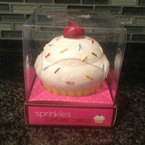 Cupcake candle