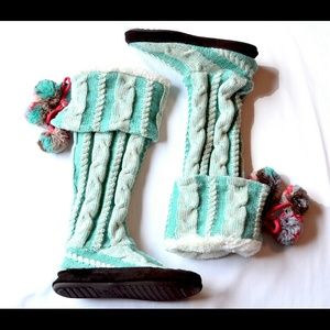 MukLuks Pompom Faux Fur Slipper Boots 6.5-7.5