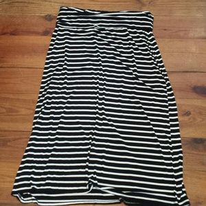 Black and white maxi skirt