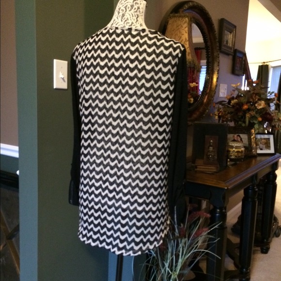 Top - Picture 4 of 4