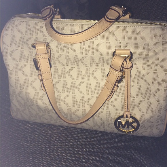 Beautiful Michael Kors Grayson (Large)