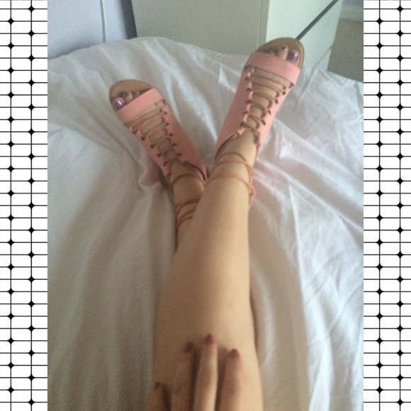 🎀 Lace Up Sandals 🎀NWOT