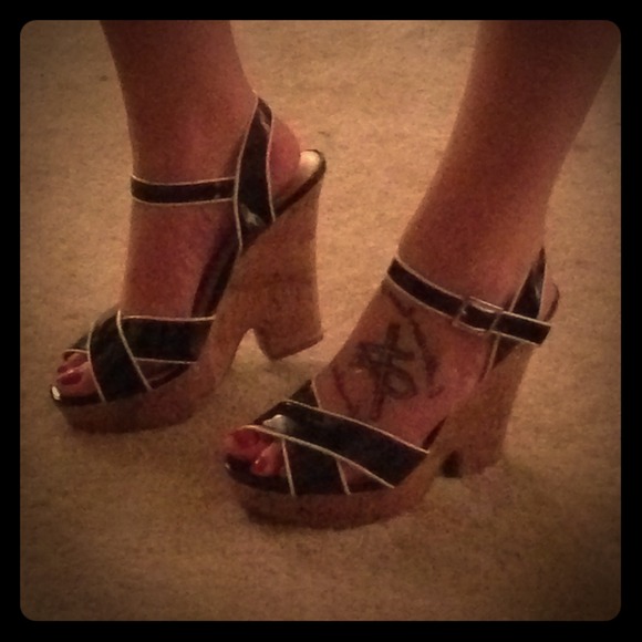 American Eagle size 9 wedges!!!