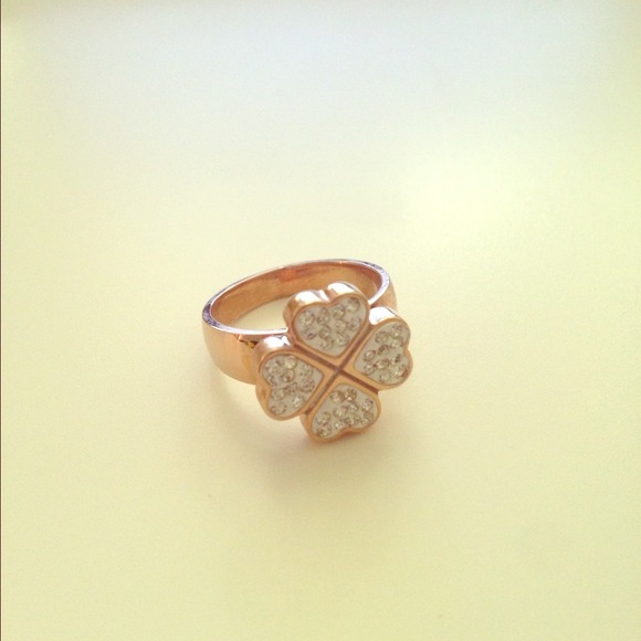 ❌SOLD❌ Gold Diamond Lucky Clover Ring
