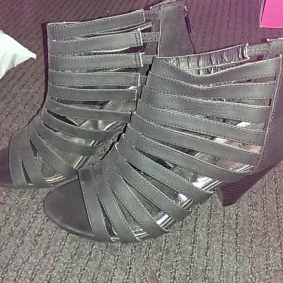 Half heel caged sandals