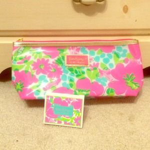 FREE Lilly Pulitzer make up bag!