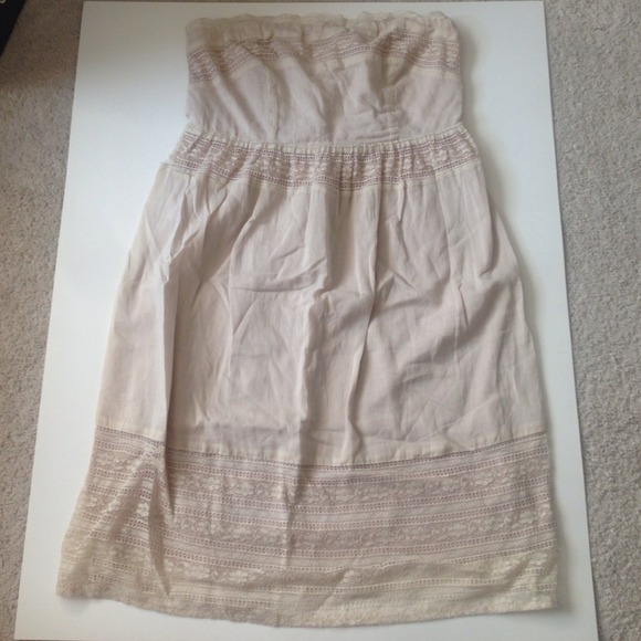 Nude strapless dress from Urban Outfitters - Picture 1 of 2