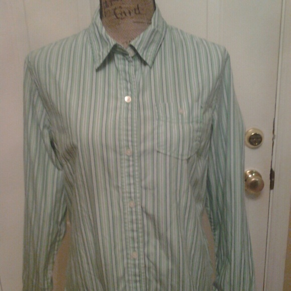 PRICE DROP!!! Gap long sleeve shirt