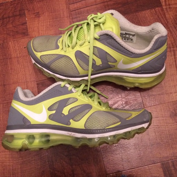 Hold Nike Airmax