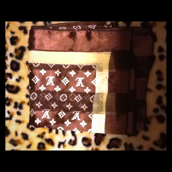 LV SCARF
