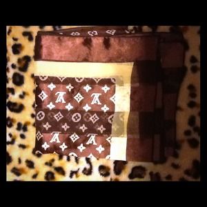LV SCARF