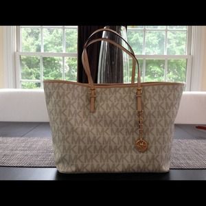 MK tote