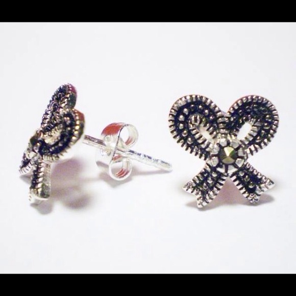✅✅New cute bow knot earrings
