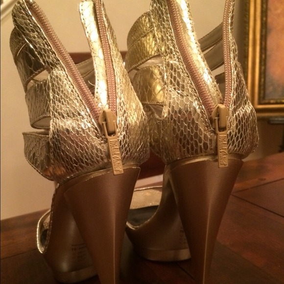 HOT Michael Antonio gorgeous super sexy gold heels - Picture 3 of 4