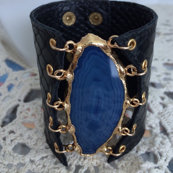💙HOST PICK💙Leather Agate cuff - Picture 2 of 3