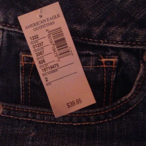 American Eagle Outfitters "Midi" distressed short - Picture 3 of 3
