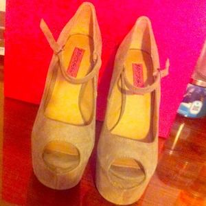 Betsey Johnson Nude Pumps