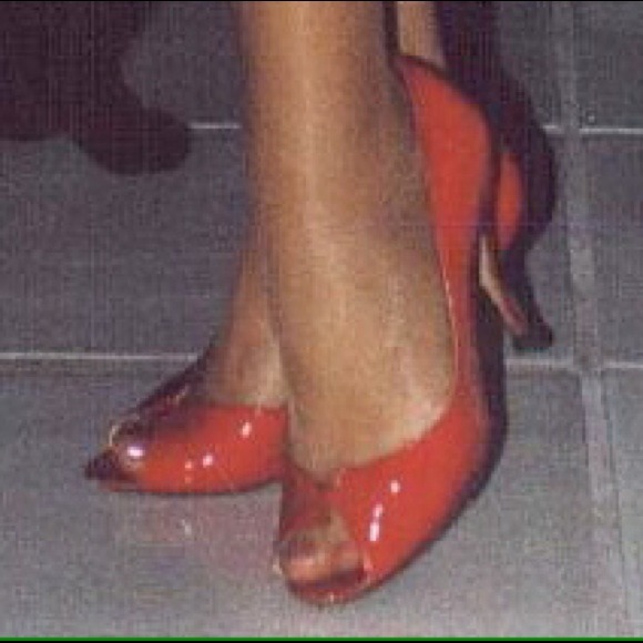 Manolo himself chose and fitted this pair for me! - Picture 3 of 6