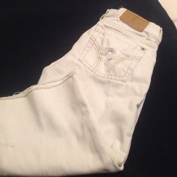 White hollister capris