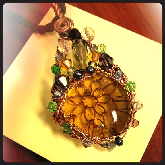 Wire Wrapped Pendant. - Picture 1 of 1