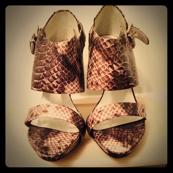 STEVEN by Steve Madden